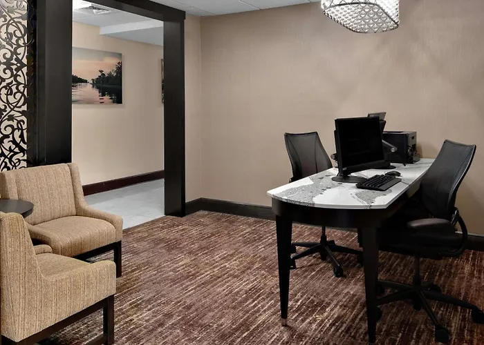 Homewood Lafayette-airport 3*