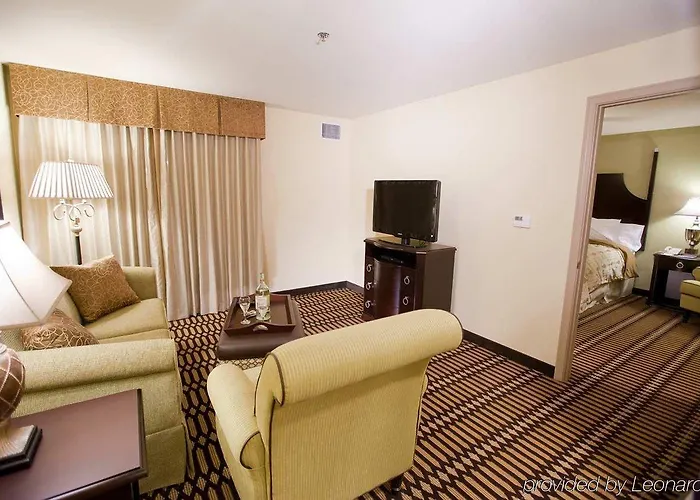 Homewood Lafayette-airport Hotel 3*
